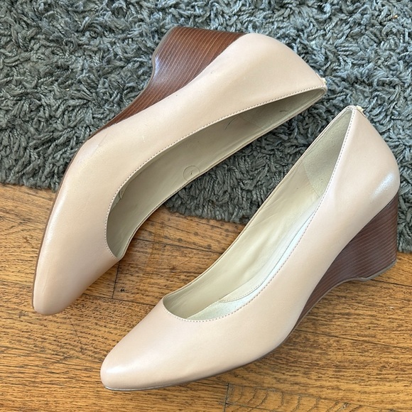 Cole Haan Women's The GO-to Wedge Heel Pump  Nude Beige Size 9.5 - Picture 2 of 14